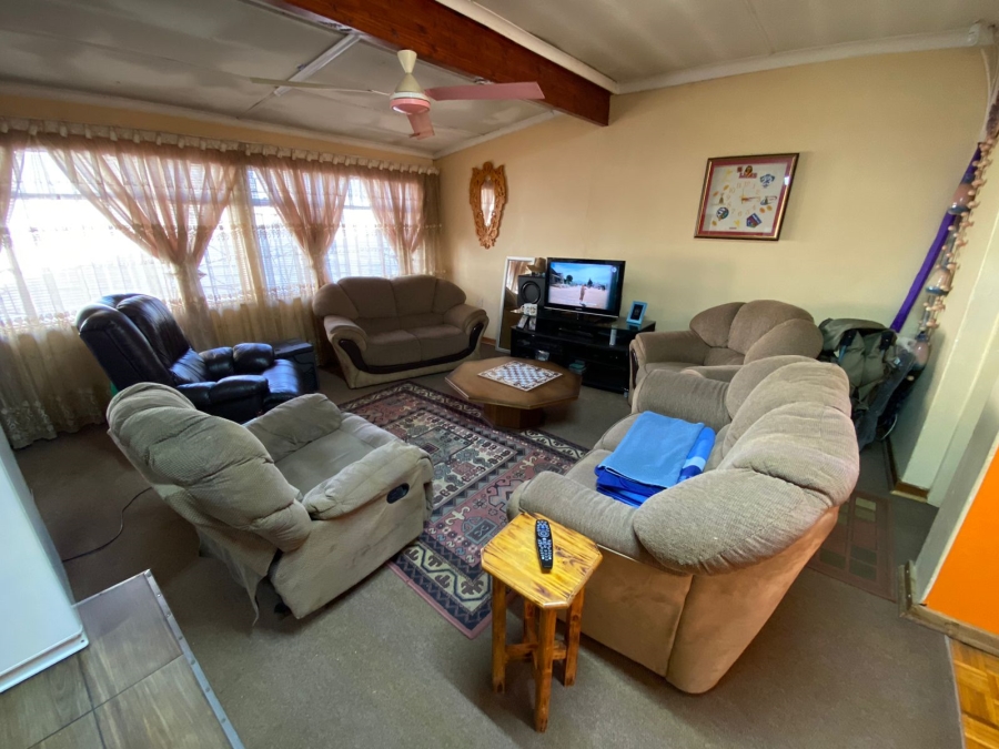 8 Bedroom Property for Sale in Baillie Park North West